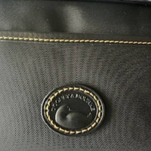 Dooney and Bourke nylon camera crossbody (Black/Black) BNWT - Picture 3 of 7